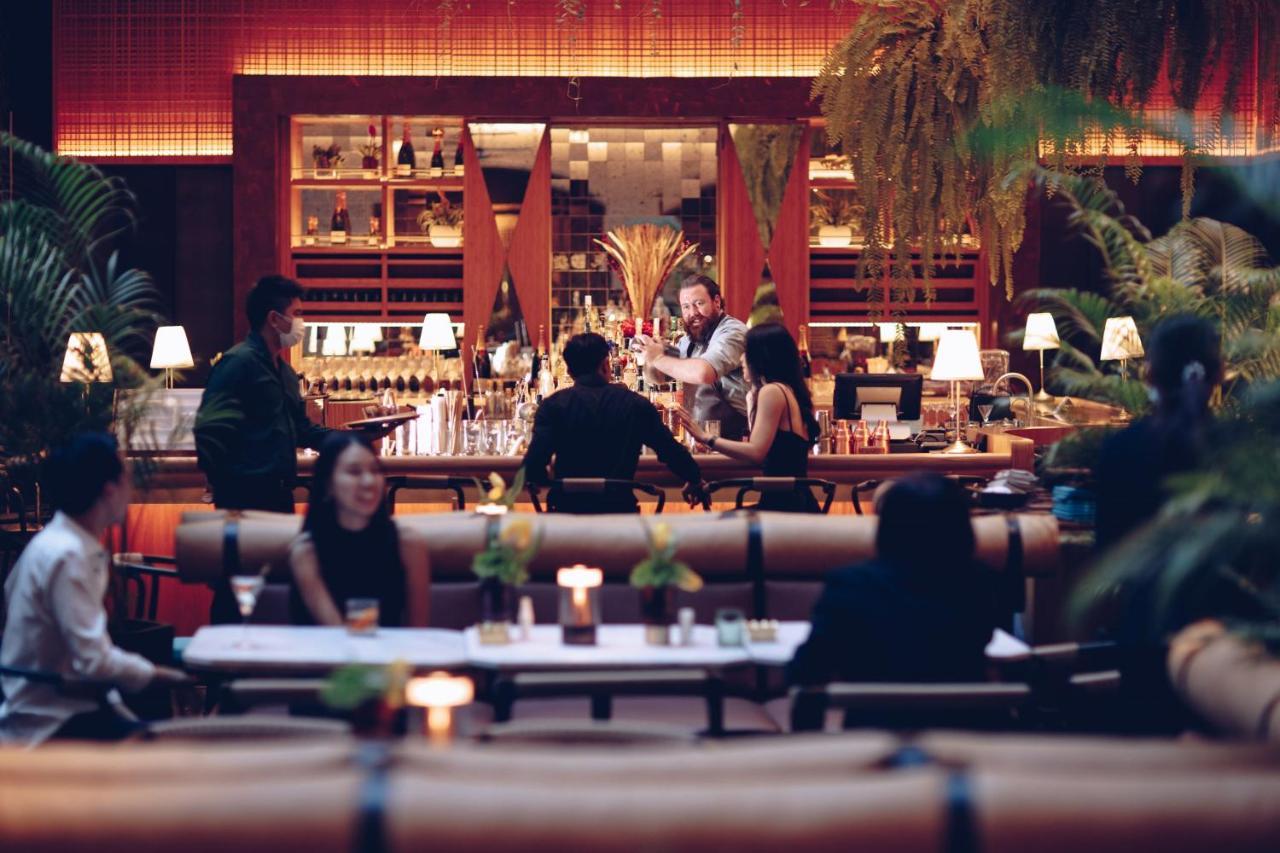 Anantara Siam Bangkok Hotel Exterior foto The bar at the restaurant