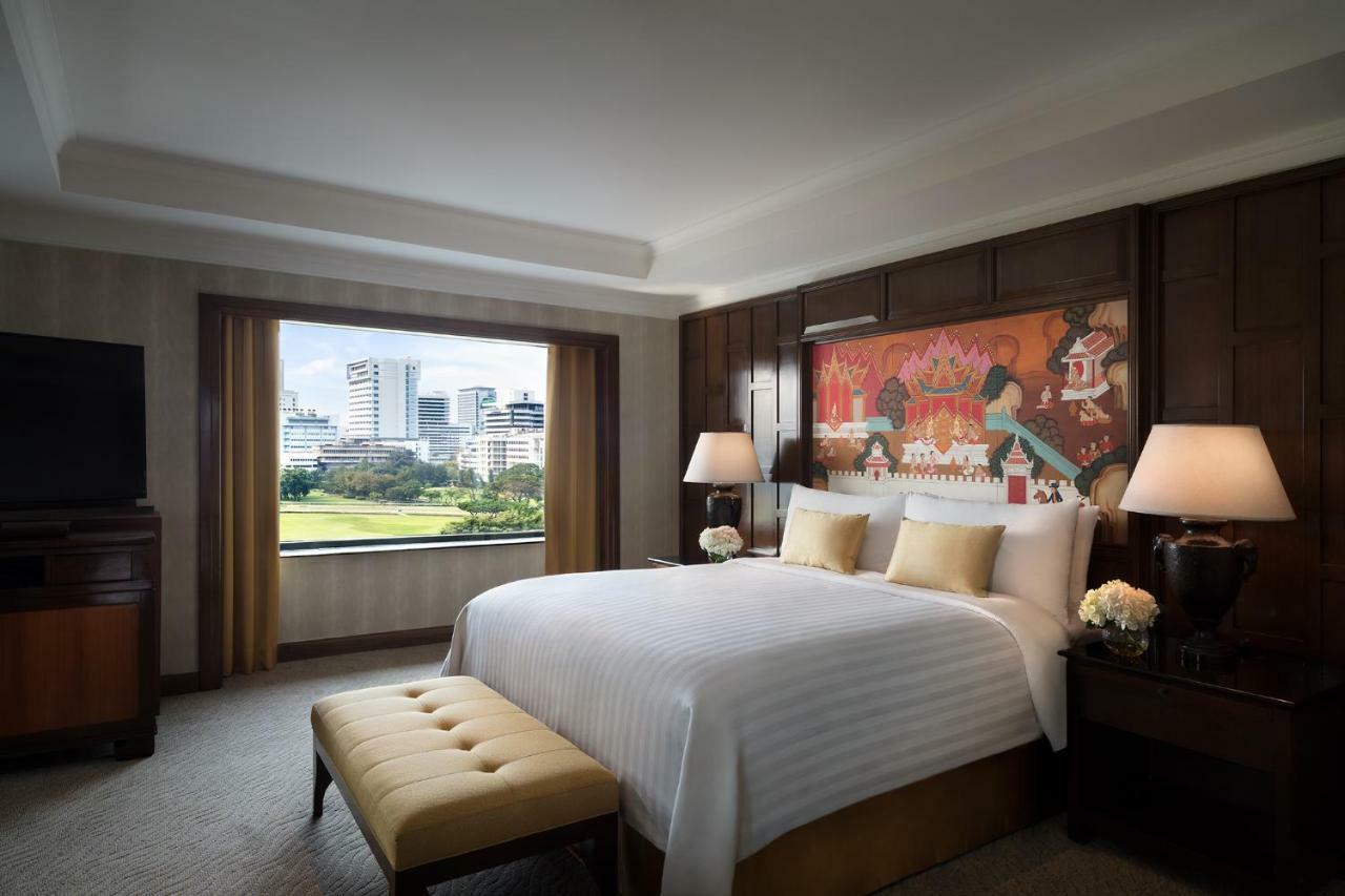 Anantara Siam Bangkok Hotel Exterior foto A bedroom at the hotel