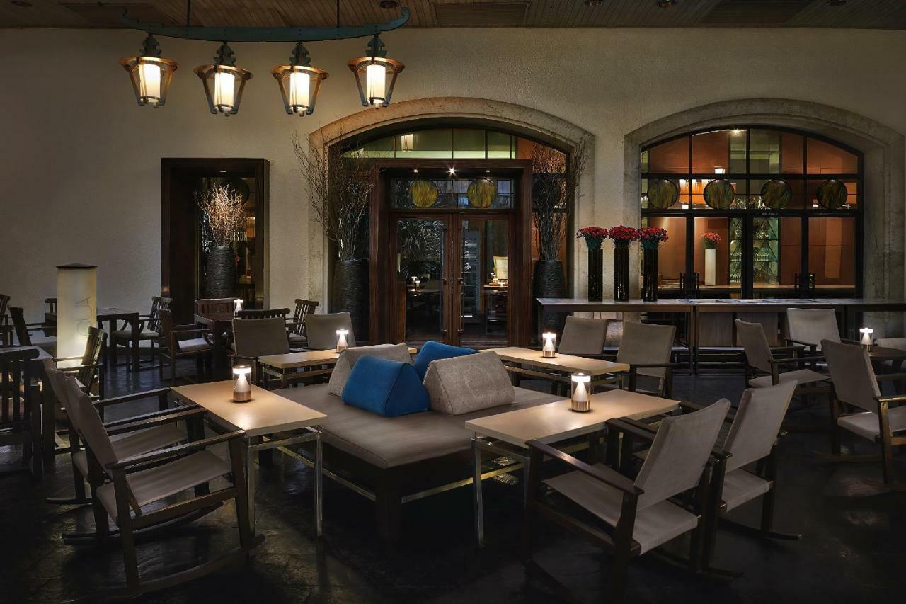 Anantara Siam Bangkok Hotel Exterior foto The interior of the restaurant